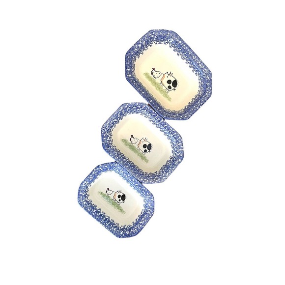 Molly Dallas Cow Collectables Plate Chicken Grass Blue Large * 1 Piece* - Picture 4 of 5